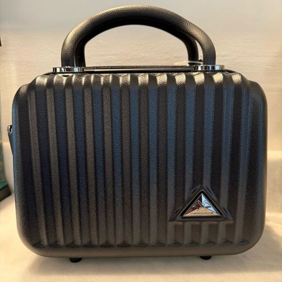 NWT Triforce Elite Performance Travelware Hard Shell Matte Black Beauty Case 12" - Picture 1 of 12